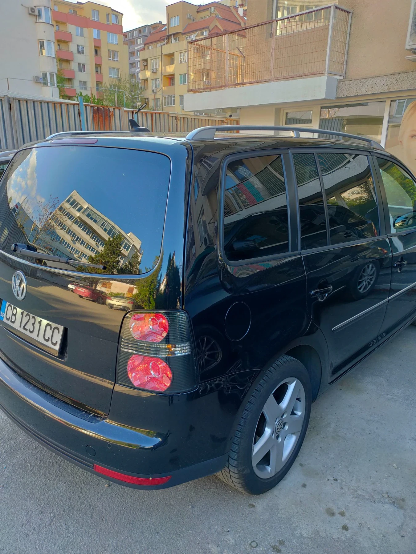 VW Touran, снимка 2 - Автомобили и джипове - 56001845