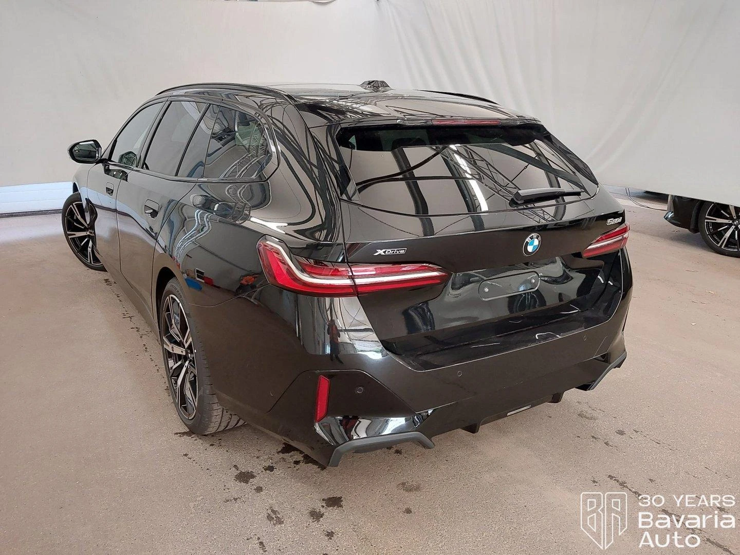 BMW 520 d xDrive Touring Steptronic, снимка 2 - Автомобили и джипове - 56302745