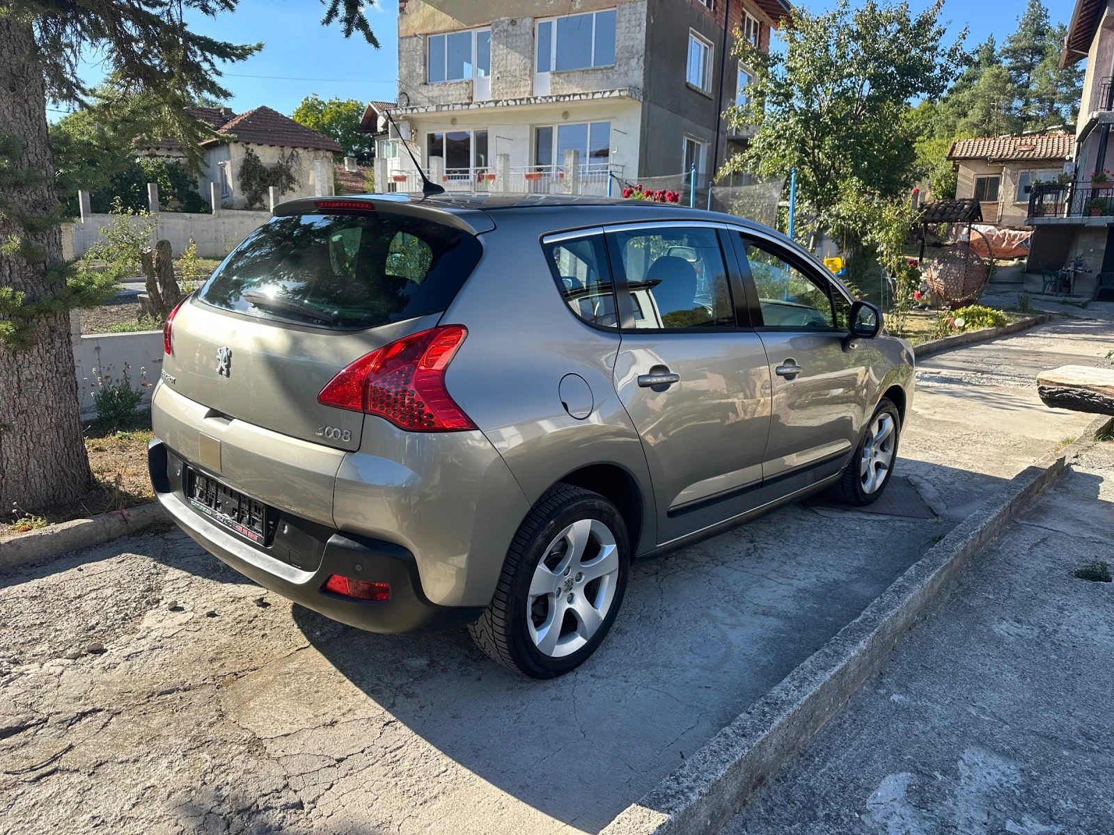 Peugeot 3008 1.6 HDI, снимка 3 - Автомобили и джипове - 56318926