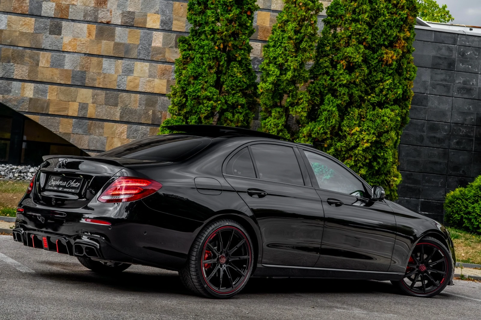 Mercedes-Benz E 220 d* BRABUS NIGHT PACK* PANORAMA* 3xTV* BURMESTER | Mobile.bg � ����������� 5