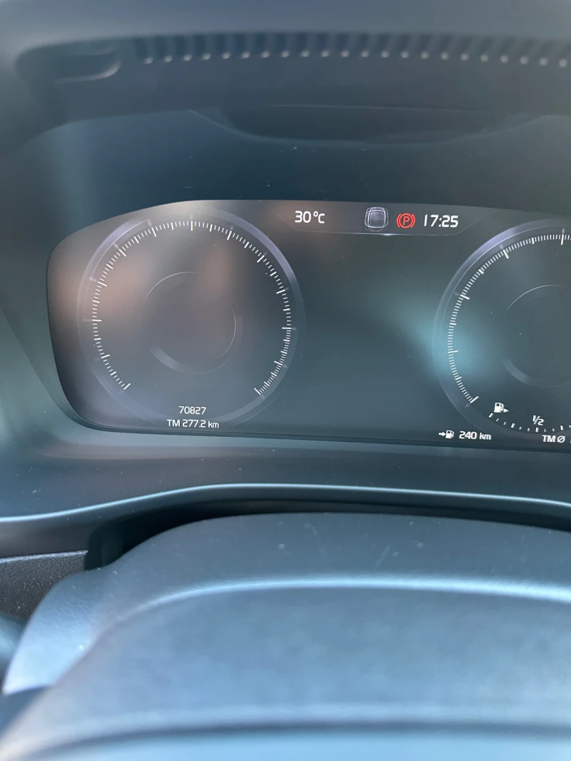 Volvo XC40 Inscription , снимка 11 - Автомобили и джипове - 52385098