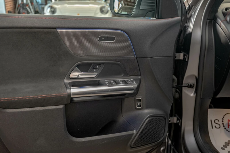 Mercedes-Benz EQA 250/Magno/Ambient/AMG Line/Камера/Подгрев, снимка 8 - Автомобили и джипове - 51585914