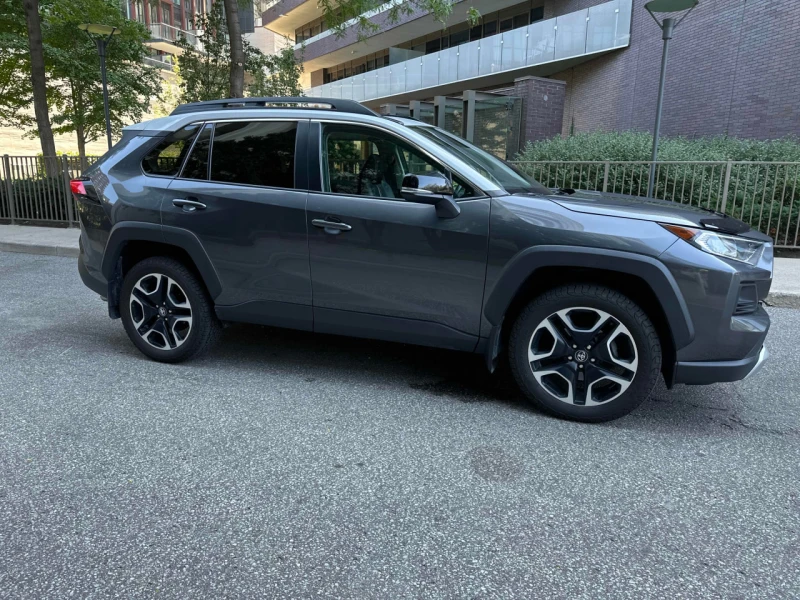 Toyota Rav4 CARFAX* АВТОФИНАНСИРАНЕ БЕЗ ПЪРВОНАЧАЛНА ВНОСКА, снимка 3 - Автомобили и джипове - 52685947