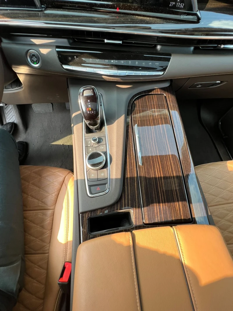 Cadillac Escalade, снимка 17 - Автомобили и джипове - 53500273