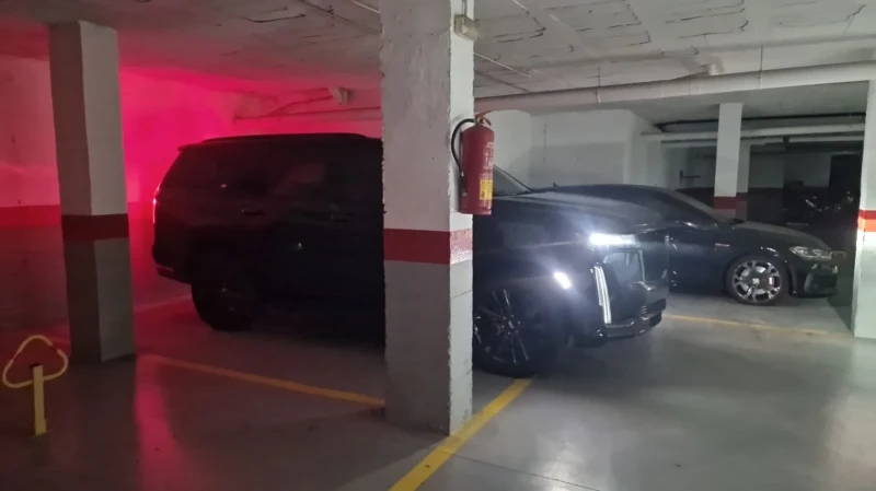 Cadillac Escalade, снимка 3 - Автомобили и джипове - 53500273