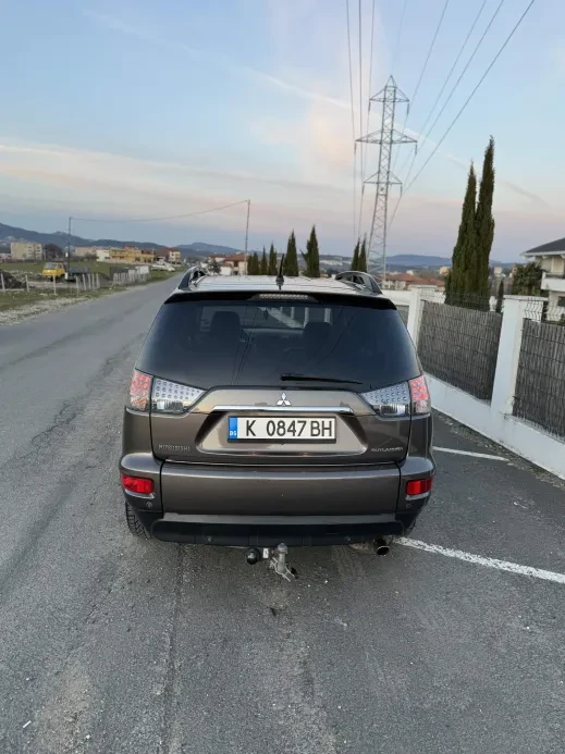 Mitsubishi Outlander 2.0, снимка 7 - Автомобили и джипове - 53489153