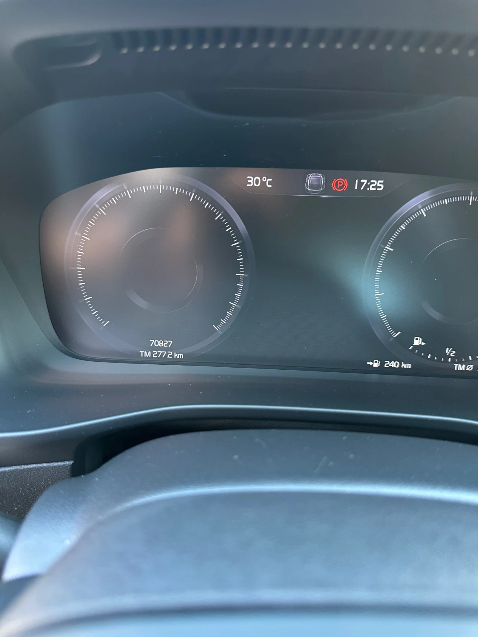 Volvo XC40 | Mobile.bg   11