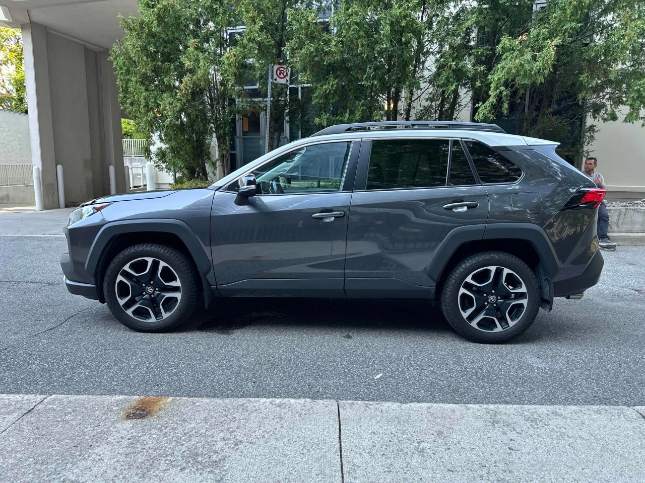 Toyota Rav4 CARFAX* АВТОФИНАНСИРАНЕ БЕЗ ПЪРВОНАЧАЛНА ВНОСКА - изображение 2