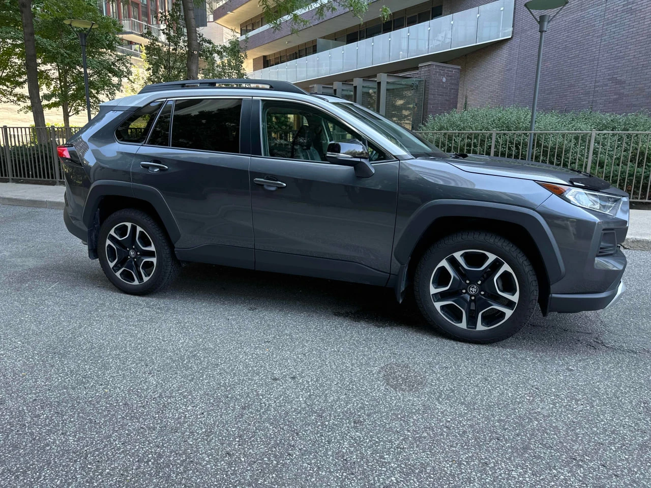 Toyota Rav4 CARFAX* АВТОФИНАНСИРАНЕ БЕЗ ПЪРВОНАЧАЛНА ВНОСКА - изображение 3