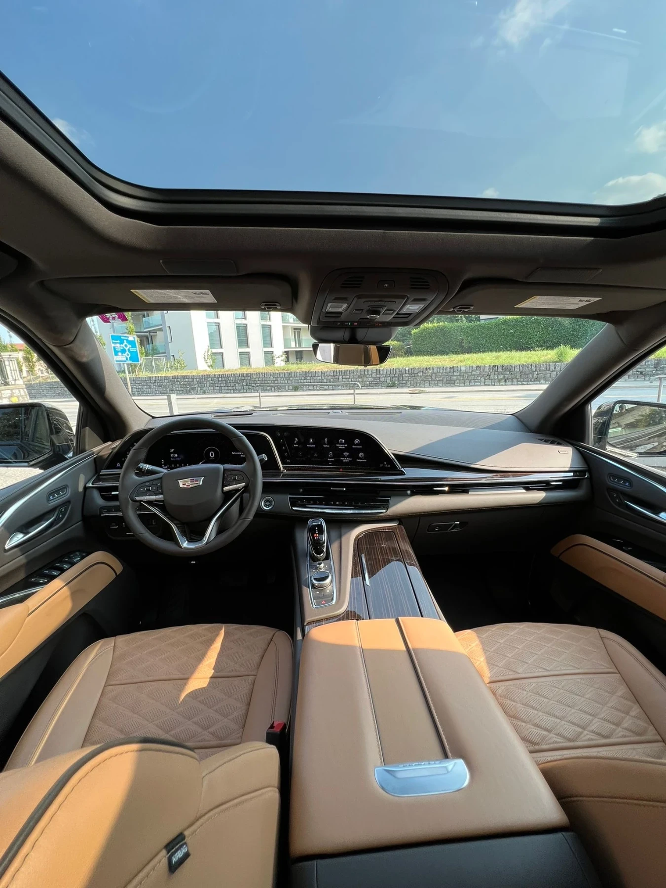 Cadillac Escalade  - изображение 10