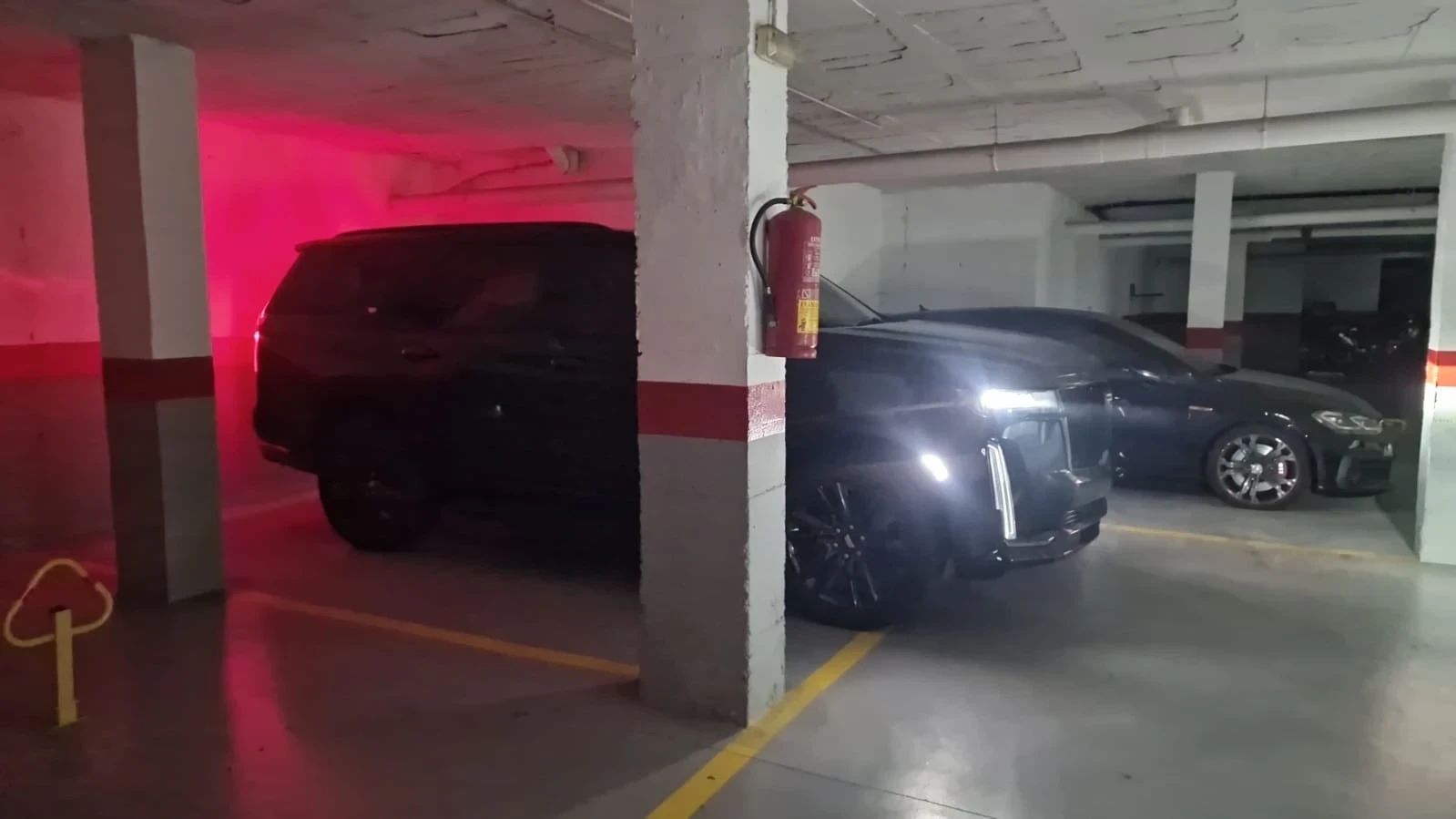 Cadillac Escalade  - изображение 3