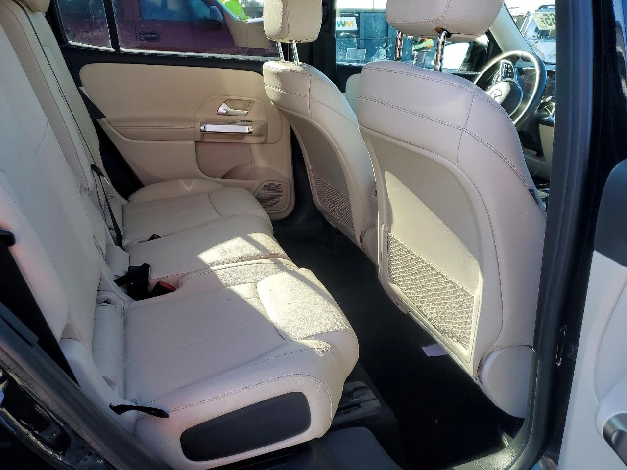 Mercedes-Benz GLB 2.0l 250, снимка 11 - Автомобили и джипове - 53965528