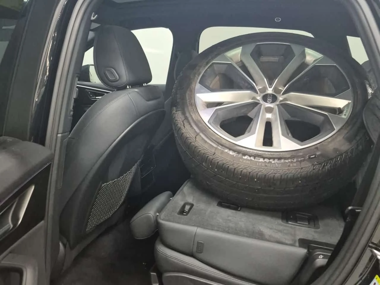 Audi Q7 * PROGRESSIV * ПОДГРЕВИ * 2 КЛЮЧА * ПАНО * CARFAX, снимка 12 - Автомобили и джипове - 54445115