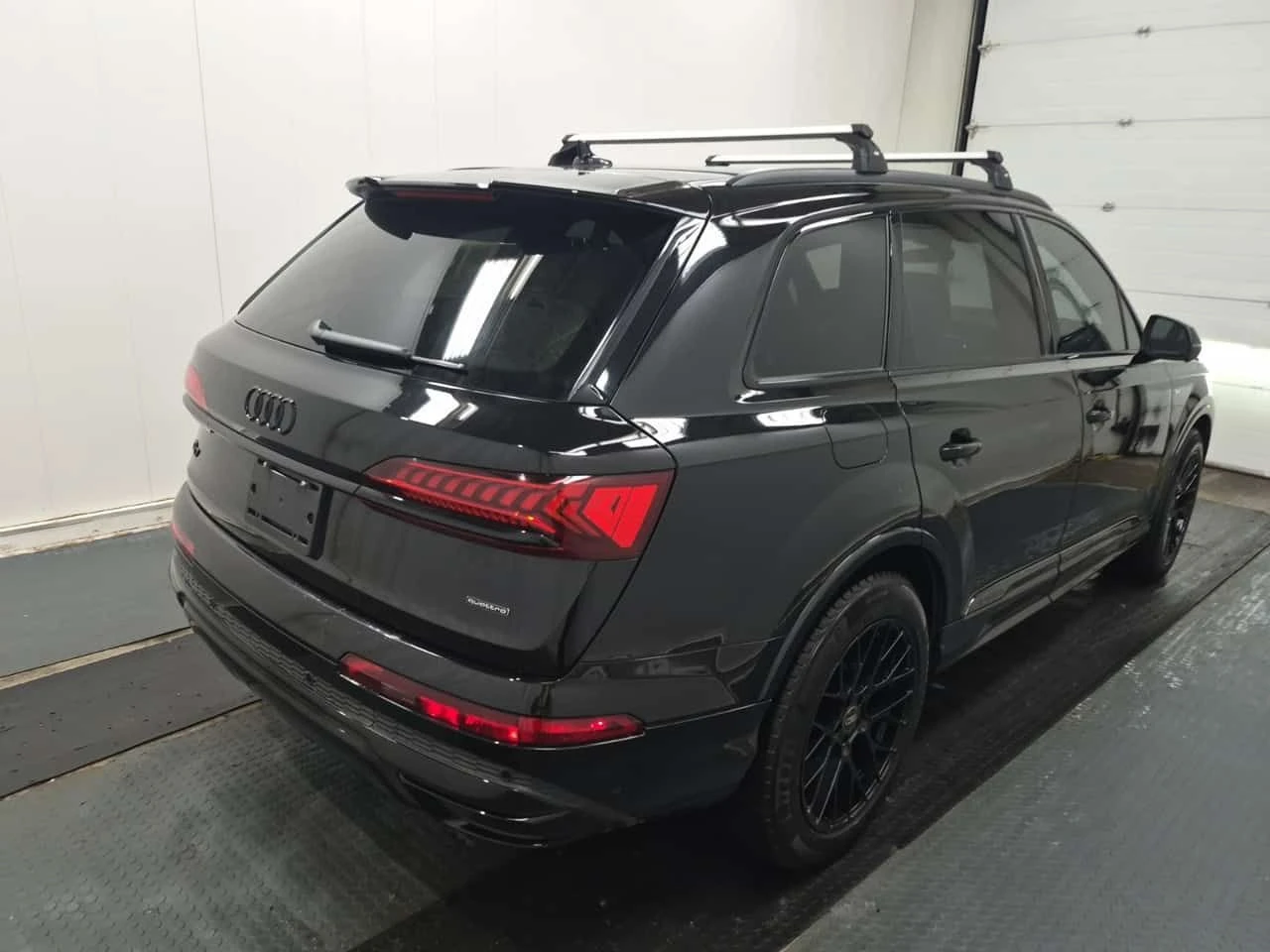 Audi Q7 * PROGRESSIV * ПОДГРЕВИ * 2 КЛЮЧА * ПАНО * CARFAX, снимка 3 - Автомобили и джипове - 54445115