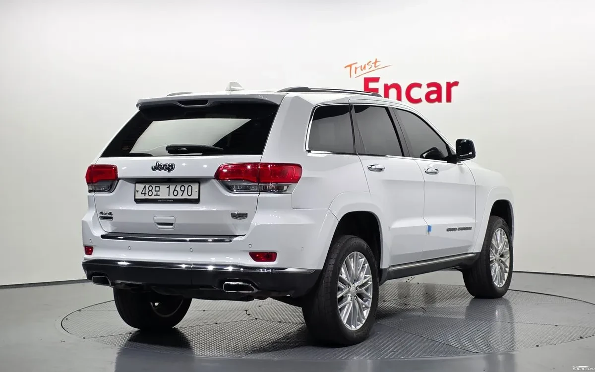Jeep Grand cherokee SUMMIT/FULL/PANO/CAM, снимка 2 - Автомобили и джипове - 54971803