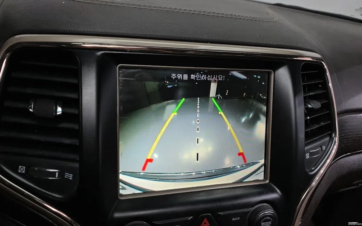 Jeep Grand cherokee SUMMIT/FULL/PANO/CAM, снимка 13 - Автомобили и джипове - 54971803