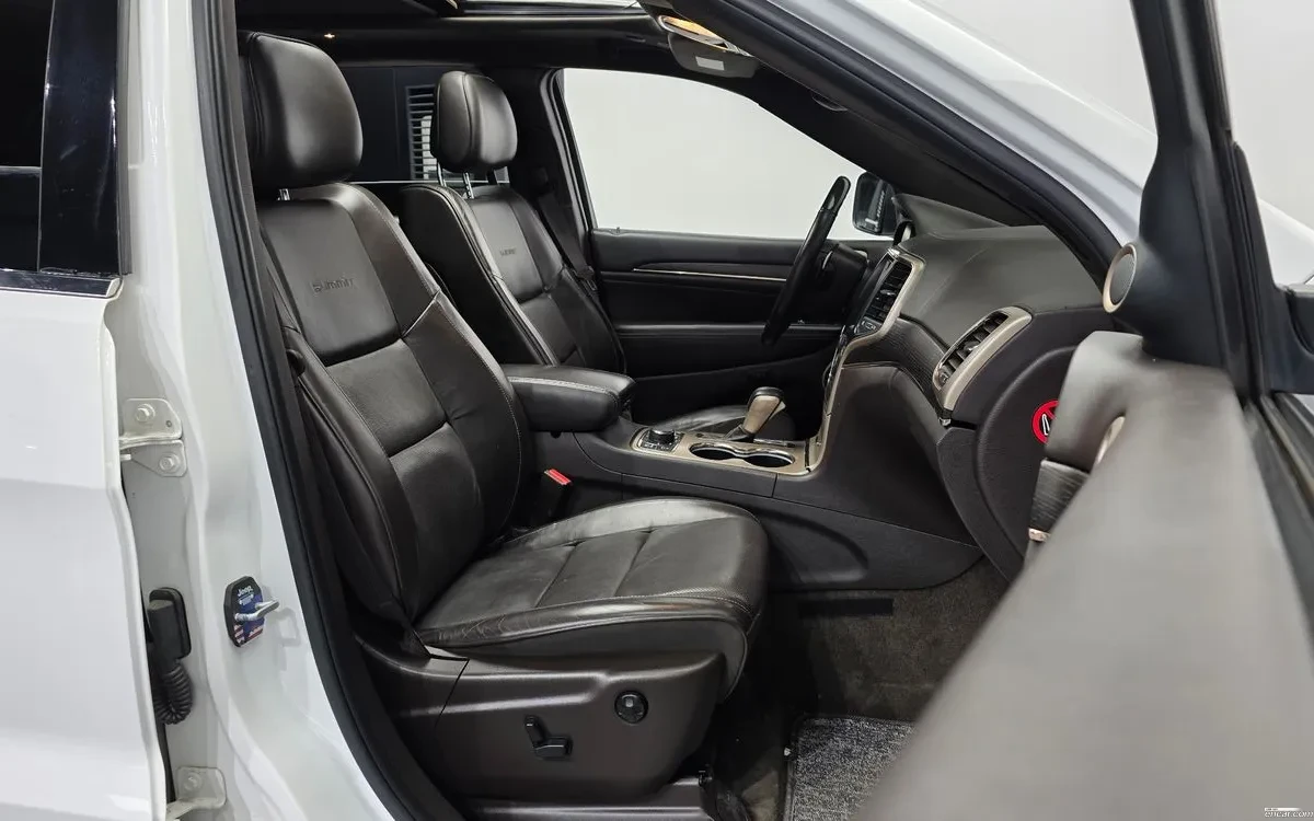 Jeep Grand cherokee SUMMIT/FULL/PANO/CAM, снимка 10 - Автомобили и джипове - 54971803