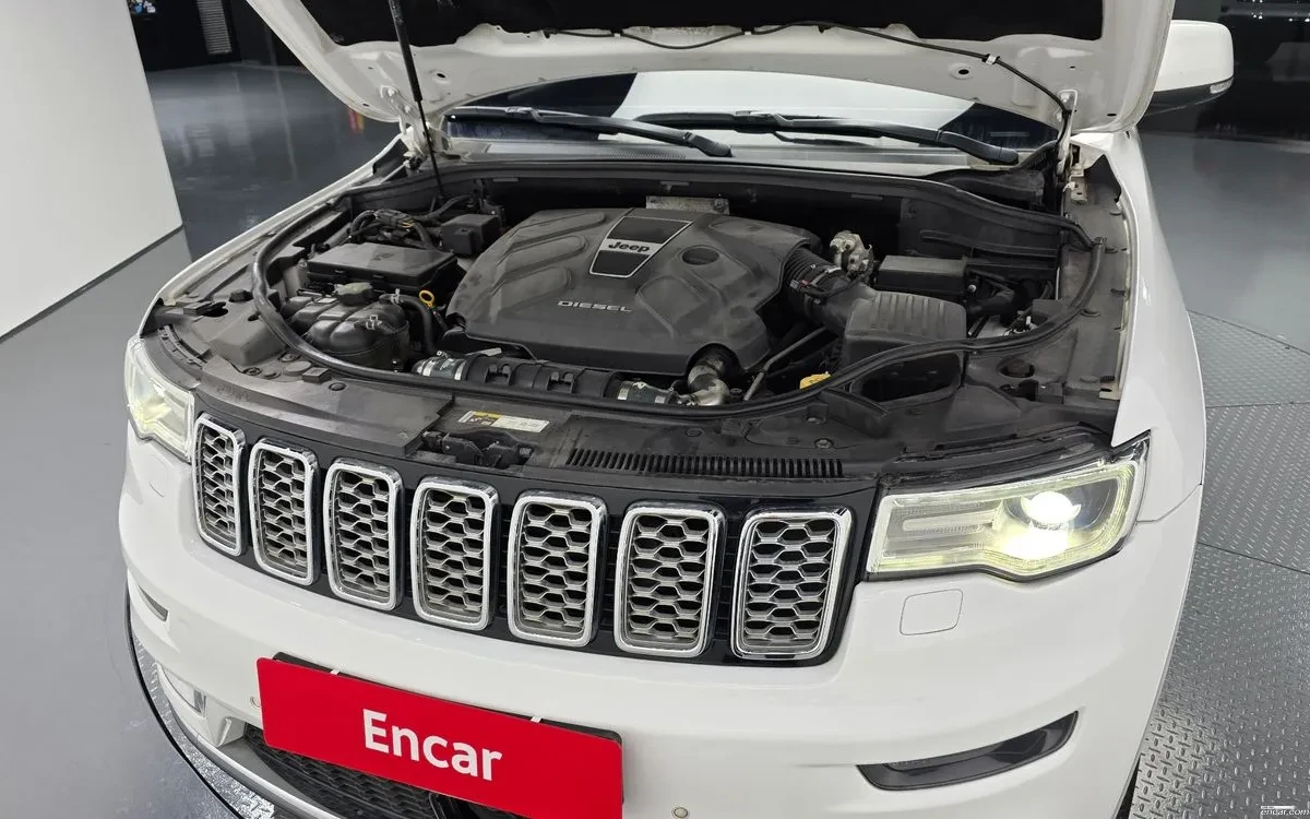 Jeep Grand cherokee SUMMIT/FULL/PANO/CAM, снимка 6 - Автомобили и джипове - 54971803