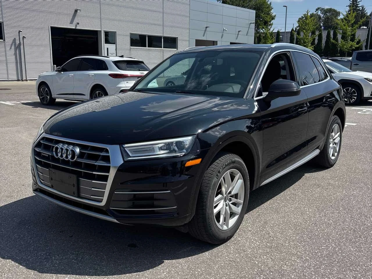 Audi Q5 KOMFORT QUATTRO * ПОДГРЕВИ* КАМЕРА* ПАНОРАМА* 