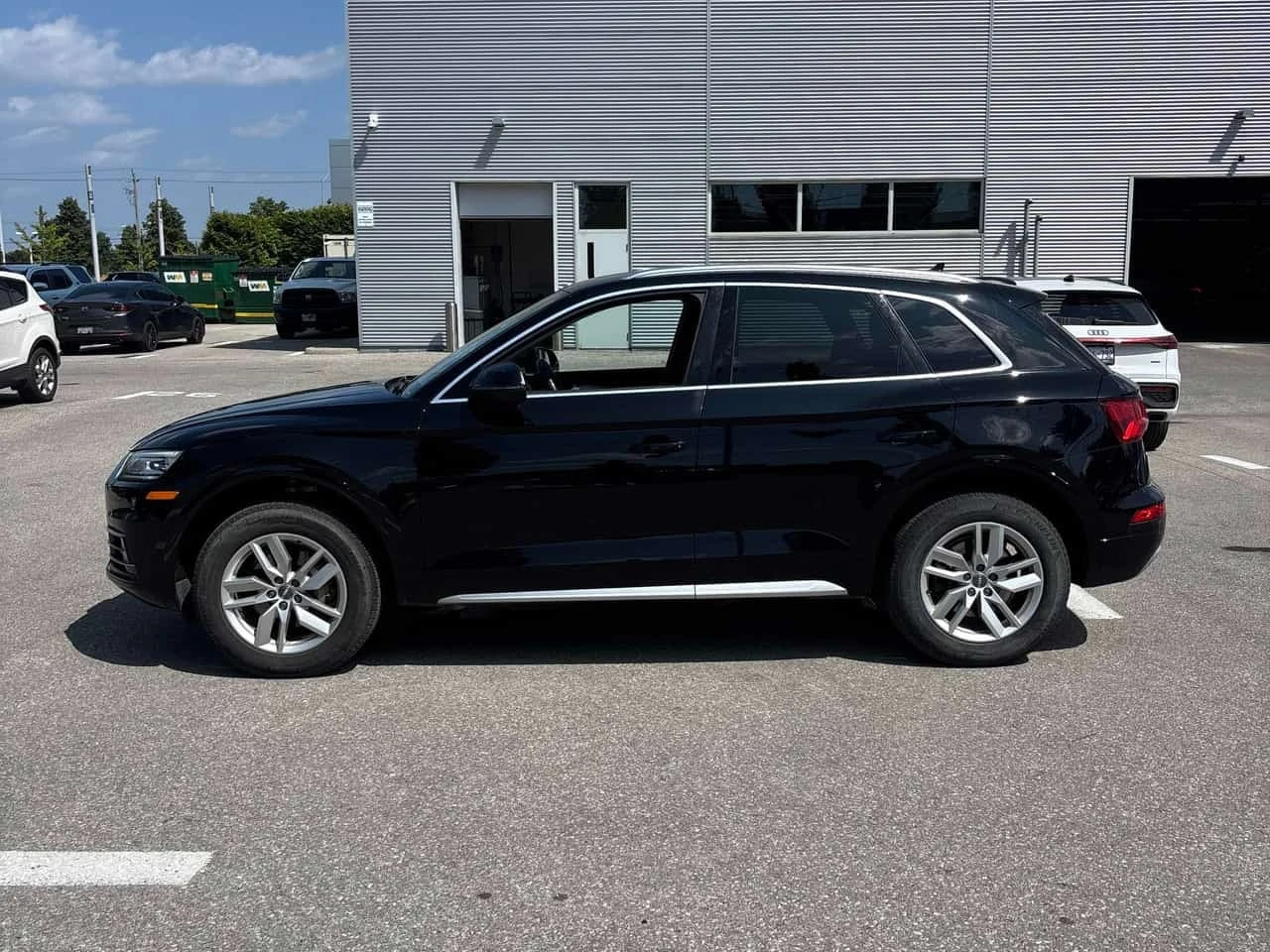 Audi Q5 KOMFORT QUATTRO * ПОДГРЕВИ* КАМЕРА* ПАНОРАМА* , снимка 3 - Автомобили и джипове - 55743897