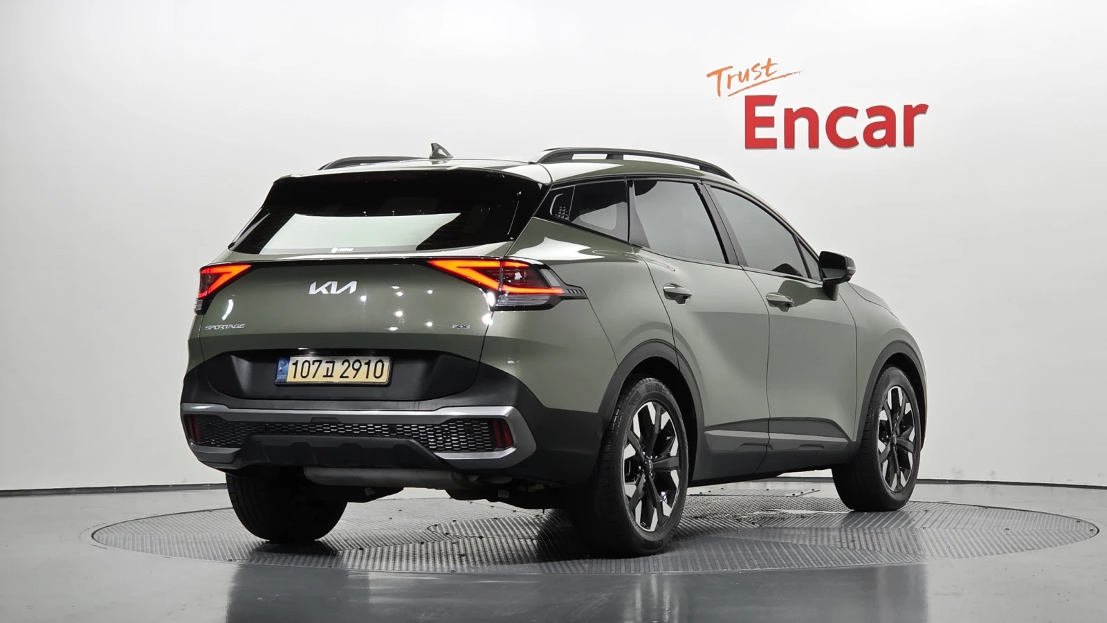 Kia Sportage SIGNATURE* KRELL* 360* DIS* ОБДУХ* КРАЙНА ЦЕНА, снимка 4 - Автомобили и джипове - 56061341