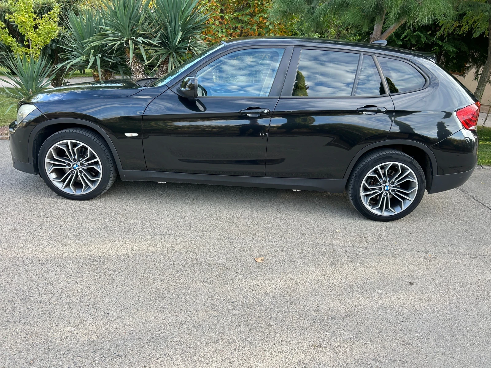 BMW X1 X drive 2.0 D 6ск. ЛИЗИНГ 4x4, снимка 4 - Автомобили и джипове - 56681332