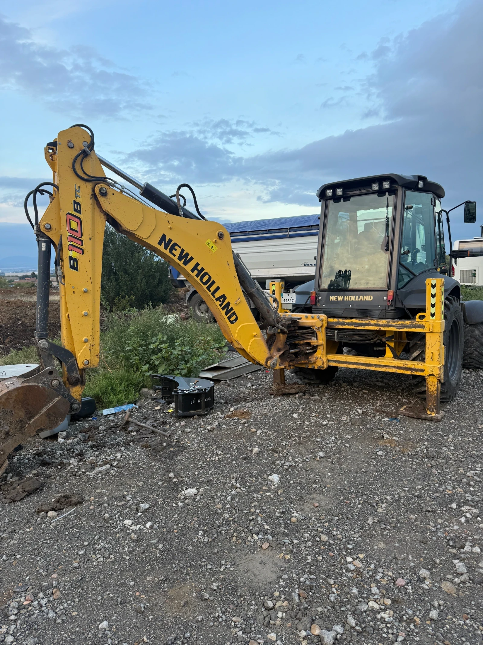 Багер New Holland 110b - изображение 4