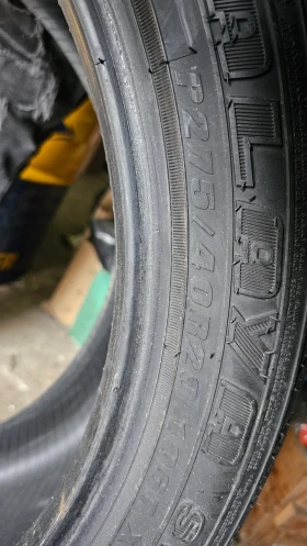 Гуми Зимни 275/40R20, снимка 3 - Гуми и джанти - 53034411