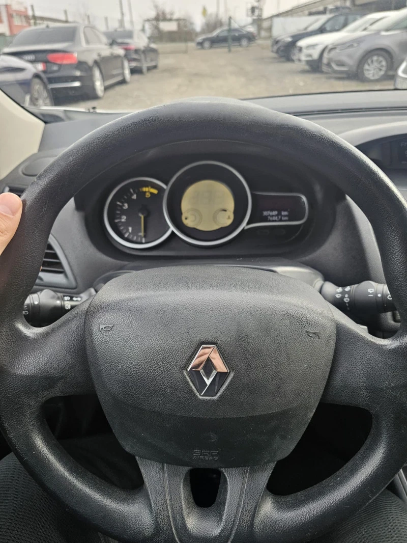 Renault Megane 1.5 DCI, снимка 10 - Автомобили и джипове - 44943454