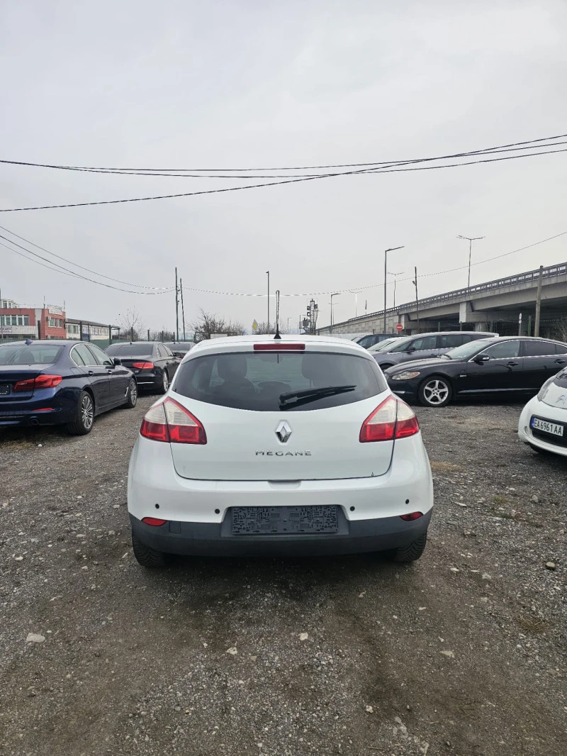 Renault Megane 1.5 DCI, снимка 3 - Автомобили и джипове - 44943454