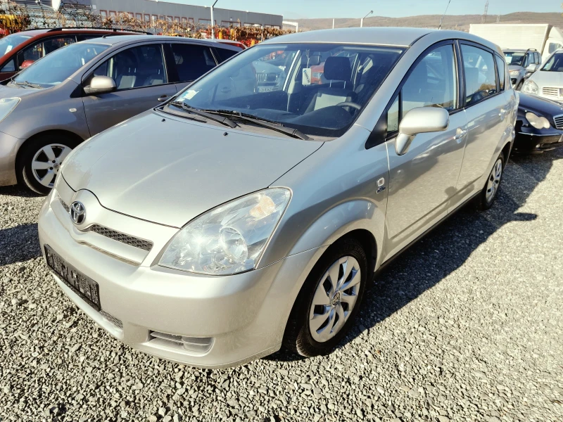 Toyota Corolla verso 2.0 D4D, снимка 15 - Автомобили и джипове - 48274401