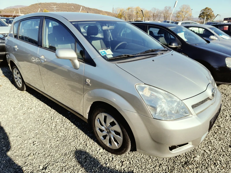 Toyota Corolla verso 2.0 D4D, снимка 14 - Автомобили и джипове - 48274401