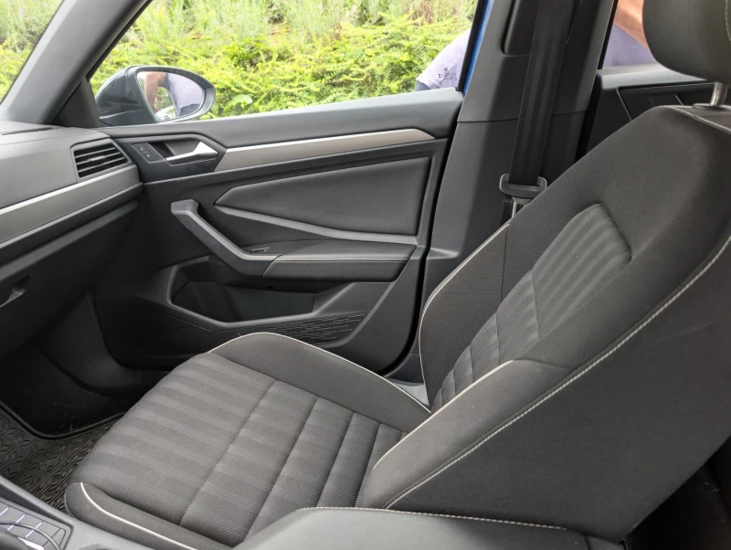 VW Jetta Sport, снимка 8 - Автомобили и джипове - 52407784