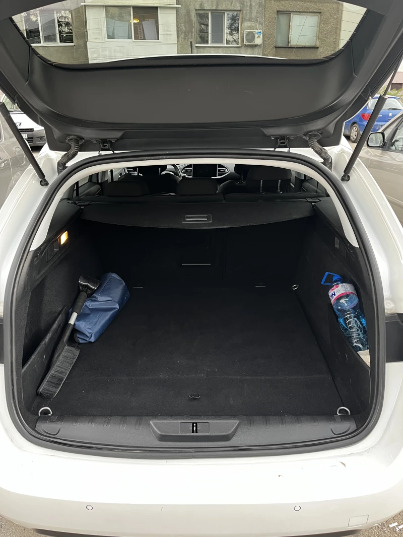 Peugeot 308 SW Active 130 к.с., снимка 10 - Автомобили и джипове - 51726943