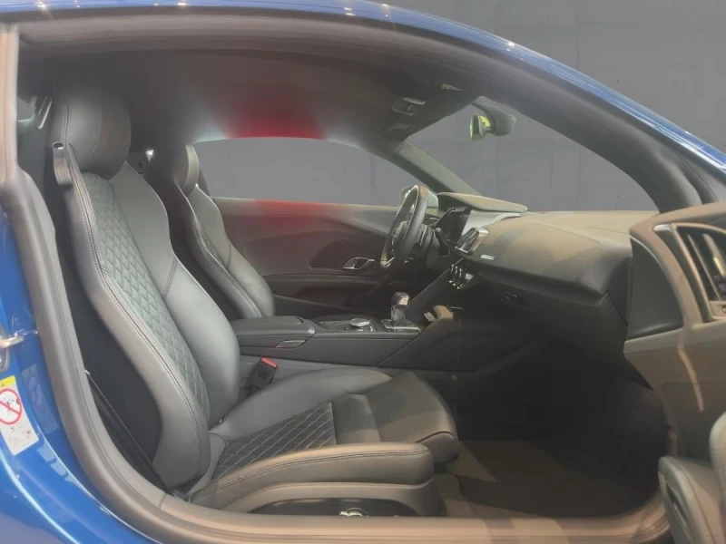 Audi R8 V10 quattro S tronic, снимка 5 - Автомобили и джипове - 52033442