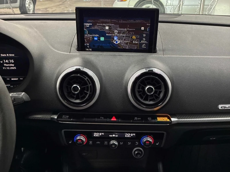 Audi Rs3 2.5 TFSI quattro S tronic * CARFAX * БЕЗ ПЪРВОНА, снимка 9 - Автомобили и джипове - 52744120