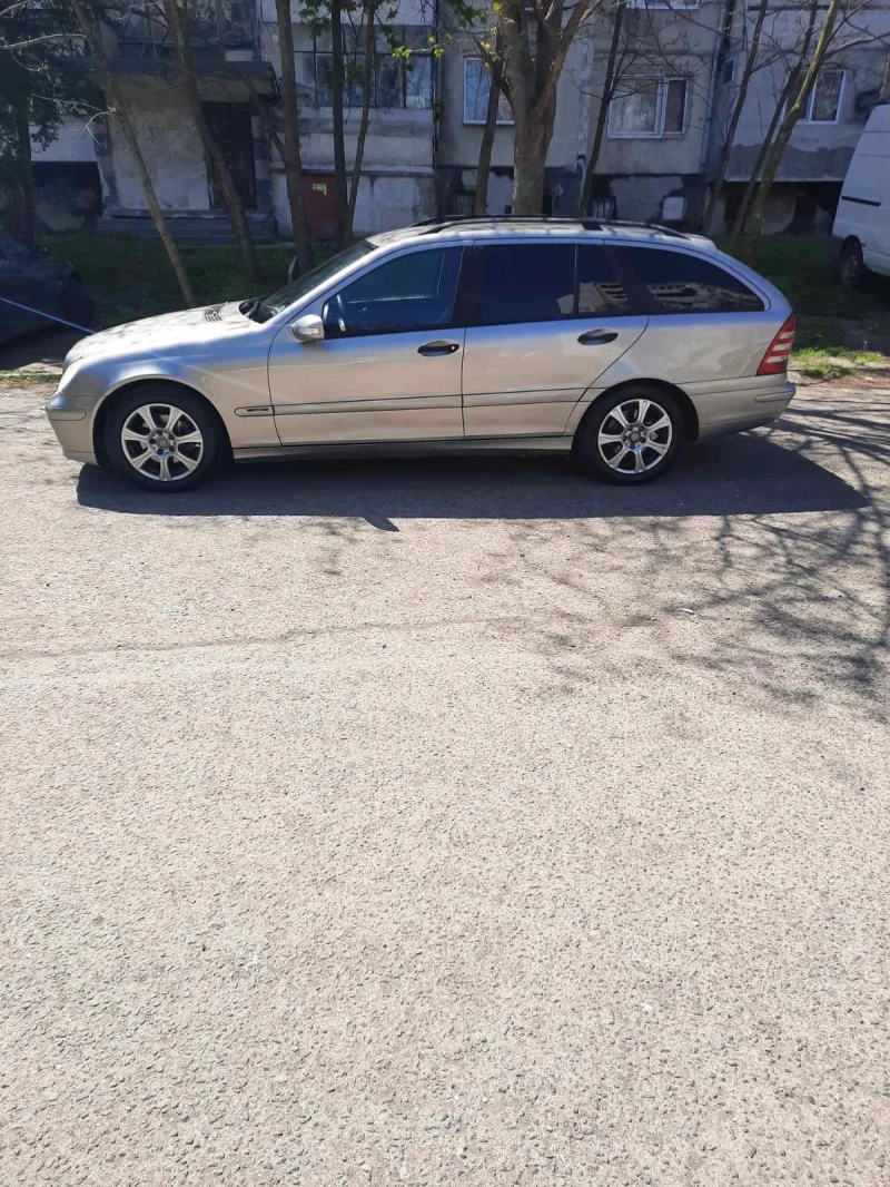 Mercedes-Benz C 220 Феис лифт, снимка 3 - Автомобили и джипове - 53496676