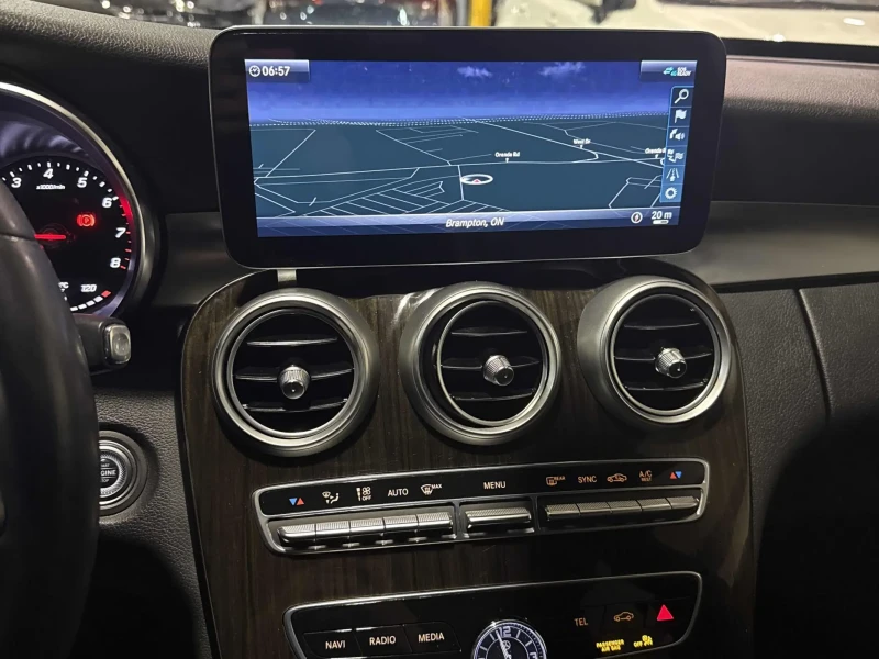 Mercedes-Benz C 300 * CARFAX * БЕЗ ПЪРВОНАЧАЛНА ВНОСКА, снимка 8 - Автомобили и джипове - 53496616