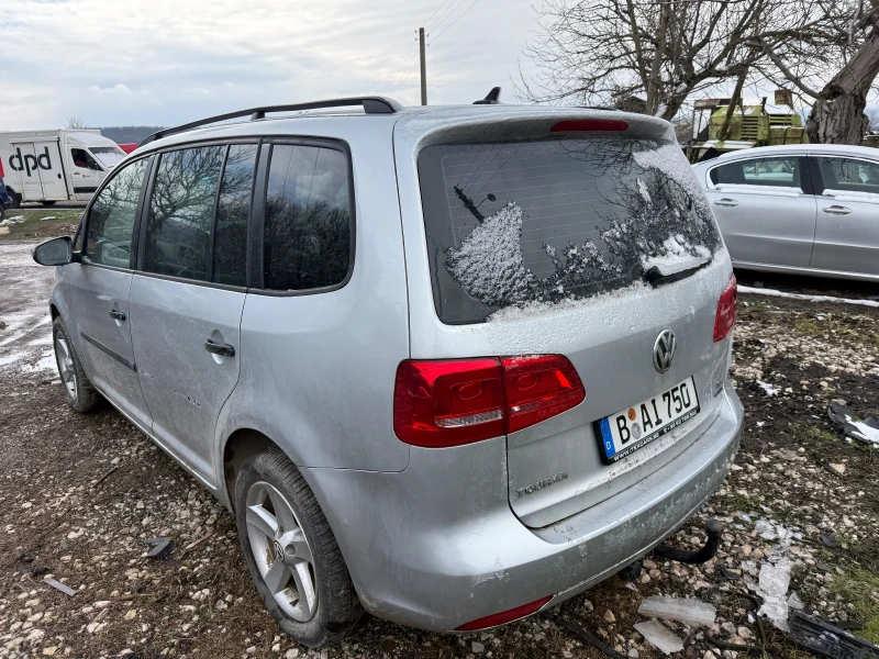 VW Touran 1.6 тди, снимка 7 - Автомобили и джипове - 53585236
