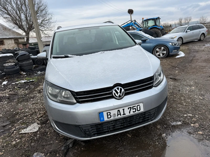 VW Touran 1.6 тди, снимка 2 - Автомобили и джипове - 53585236