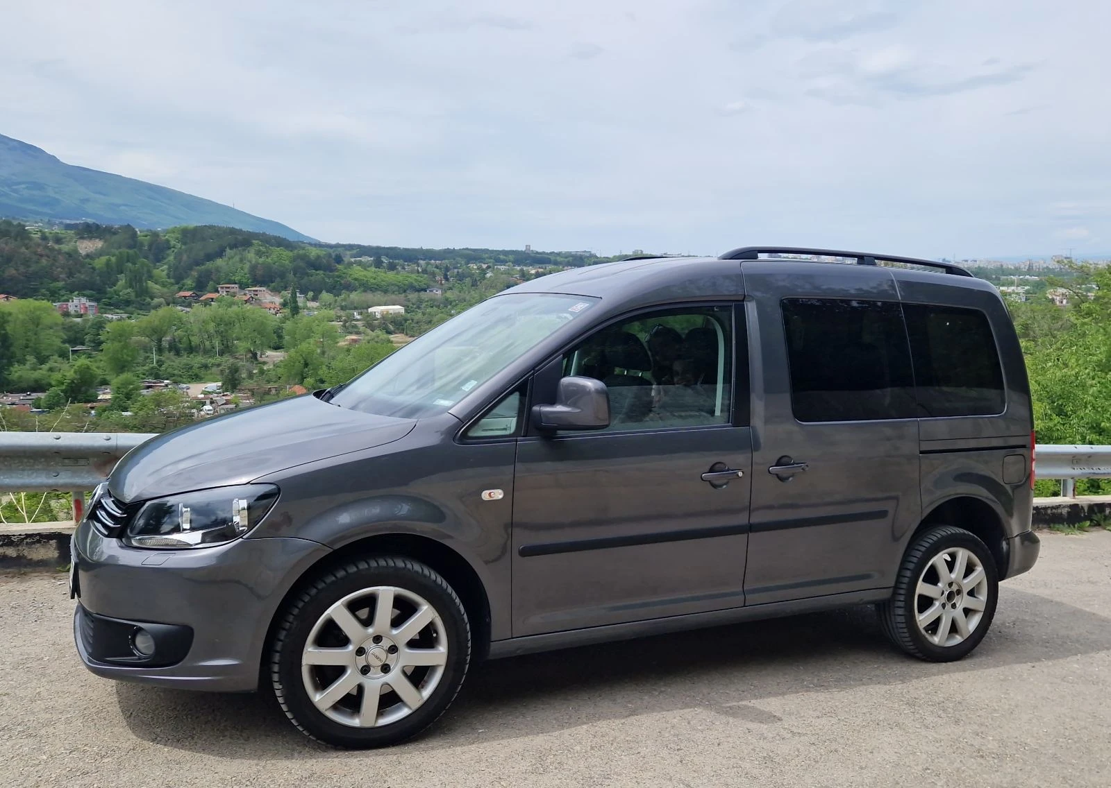 VW Caddy 2.0TDI 4MOTION DSG, снимка 1