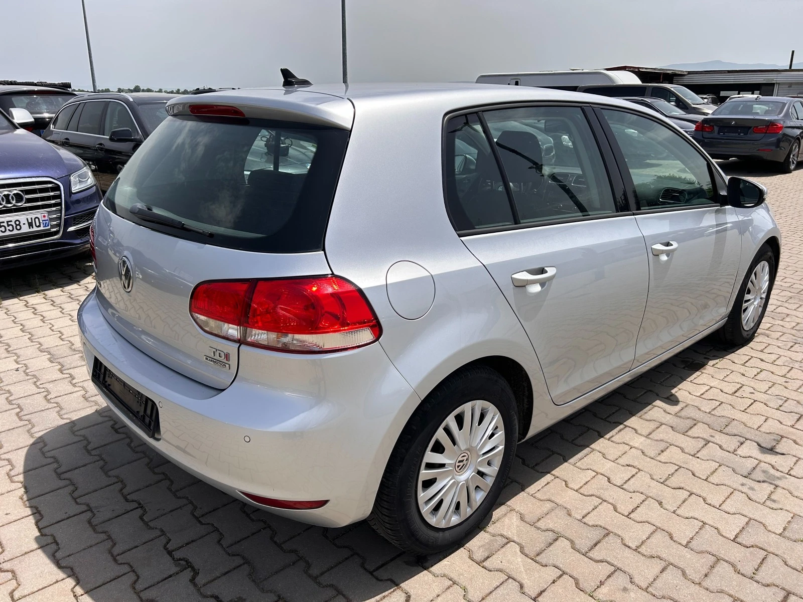 VW Golf 1.6TDI EURO 5 ЛИЗИНГ - изображение 6