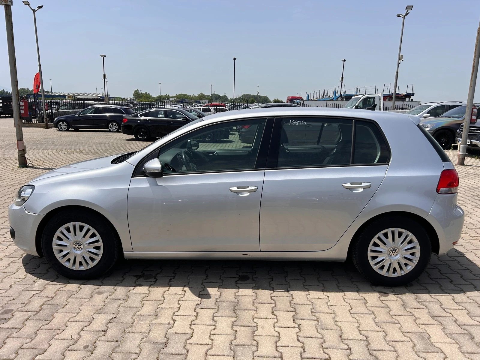 VW Golf 1.6TDI EURO 5 ЛИЗИНГ - изображение 9