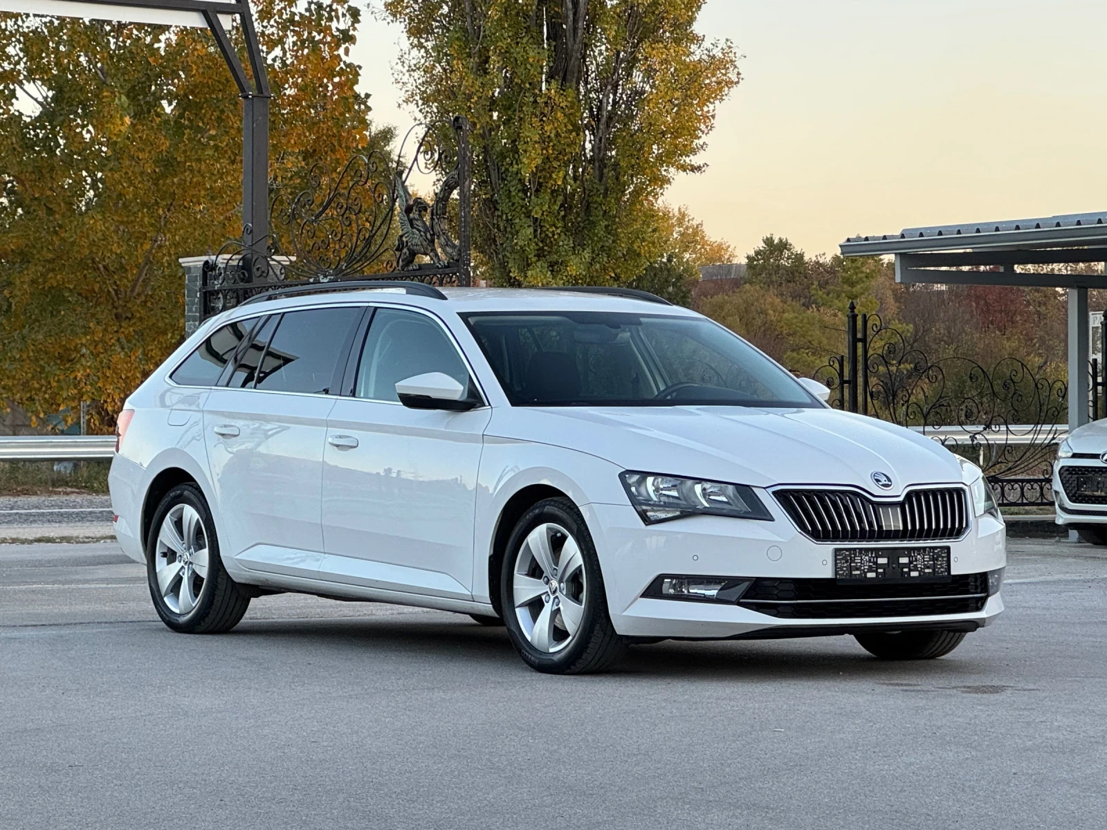 Skoda Superb 2.0TDI АВТОМАТ ИТАЛИЯ - изображение 3