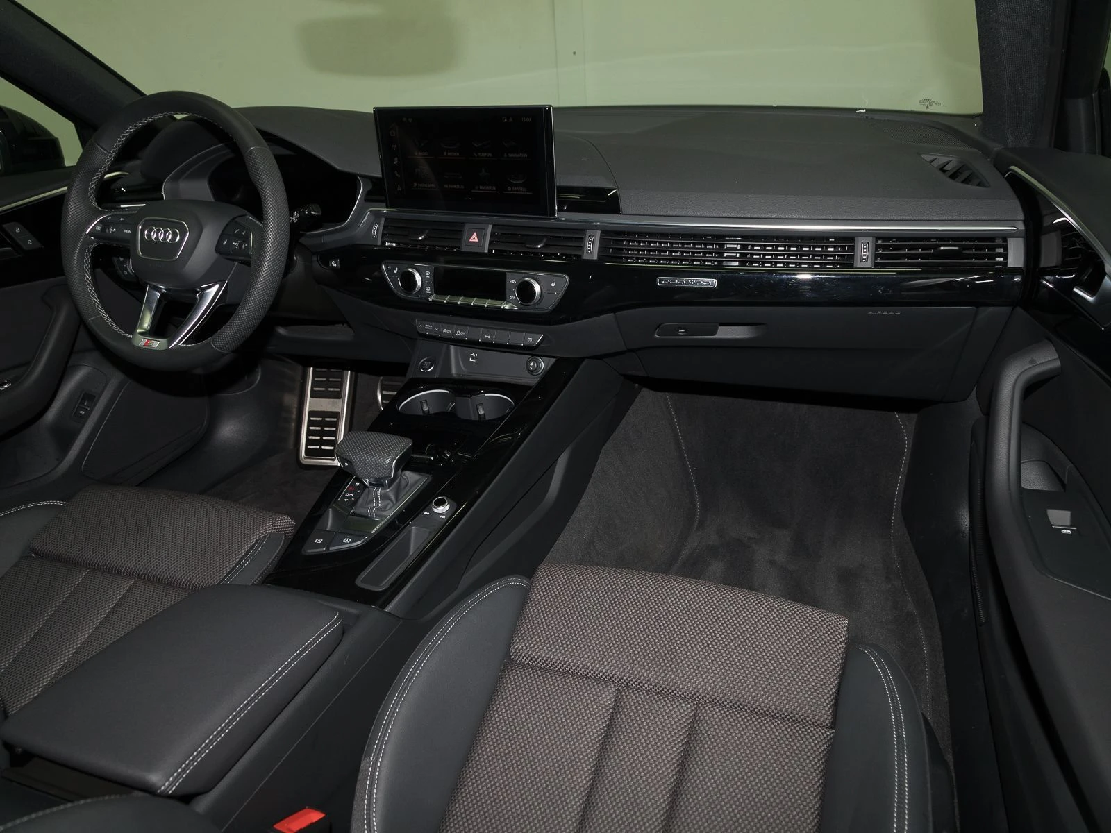 Audi A4 Avant 40 TFSI Quattro = S-line= Гаранция - изображение 4