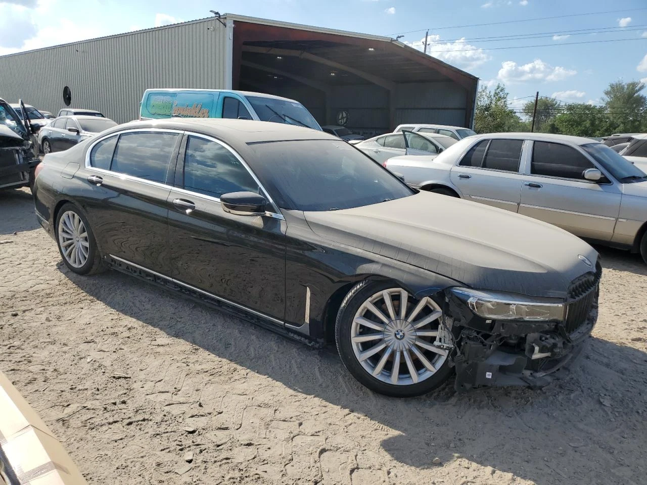 BMW 740 2022 BMW 740 XI - изображение 3