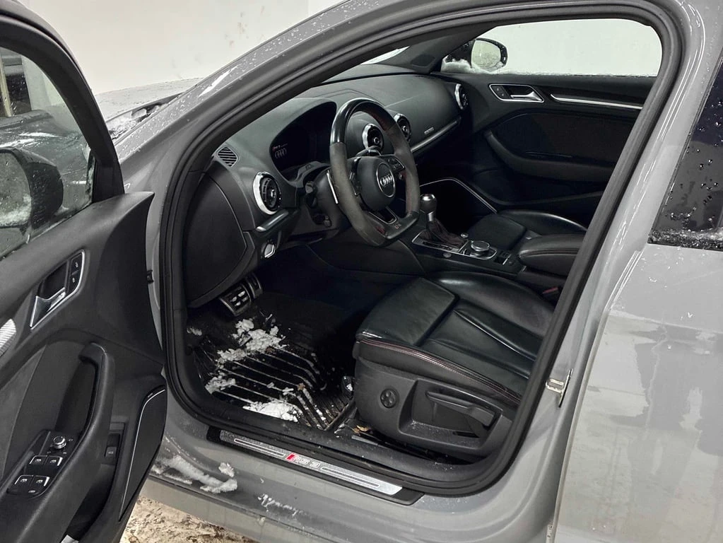 Audi Rs3 2.5 TFSI quattro S tronic * CARFAX * БЕЗ ПЪРВОНА - изображение 7