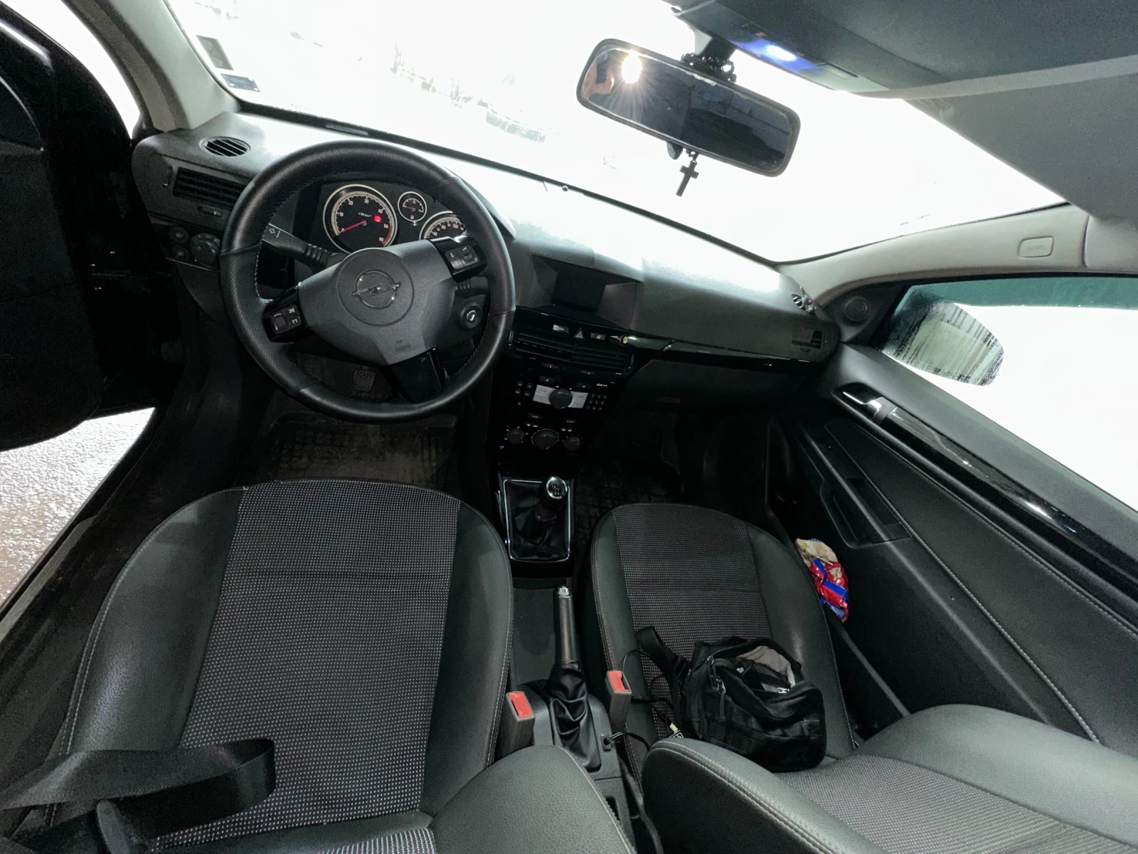 Opel Astra H GTC COSMO - изображение 8