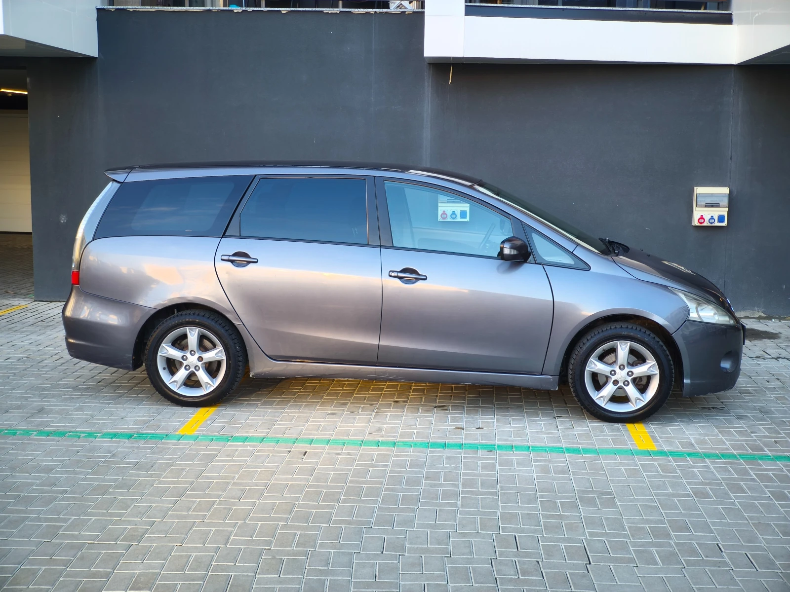 Mitsubishi Grandis 2.0 DI-D, ������ ������, 7 ����� | Mobile.bg � ����������� 4