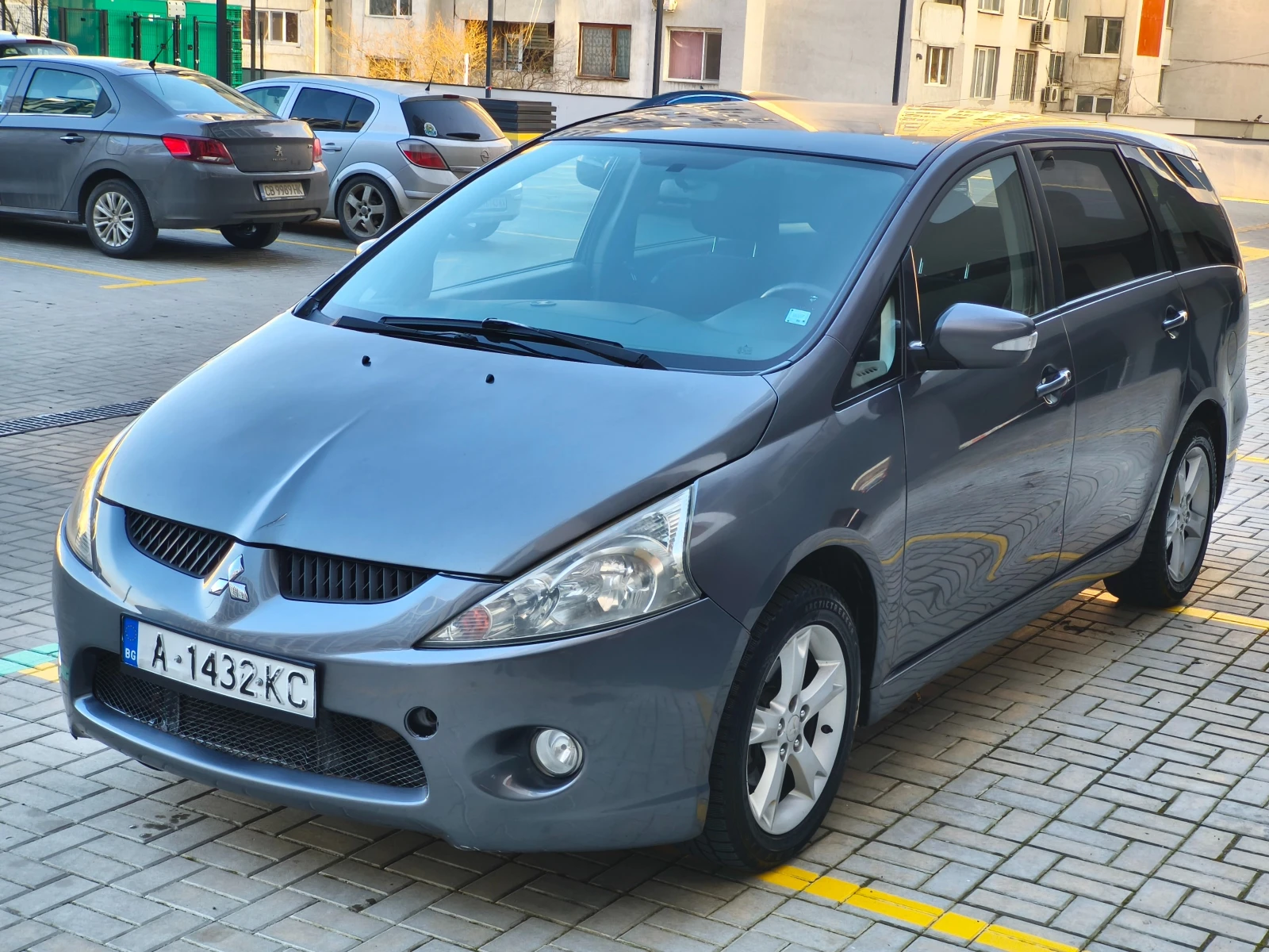 Mitsubishi Grandis 2.0 DI-D, ������ ������, 7 ����� | Mobile.bg � ����������� 1